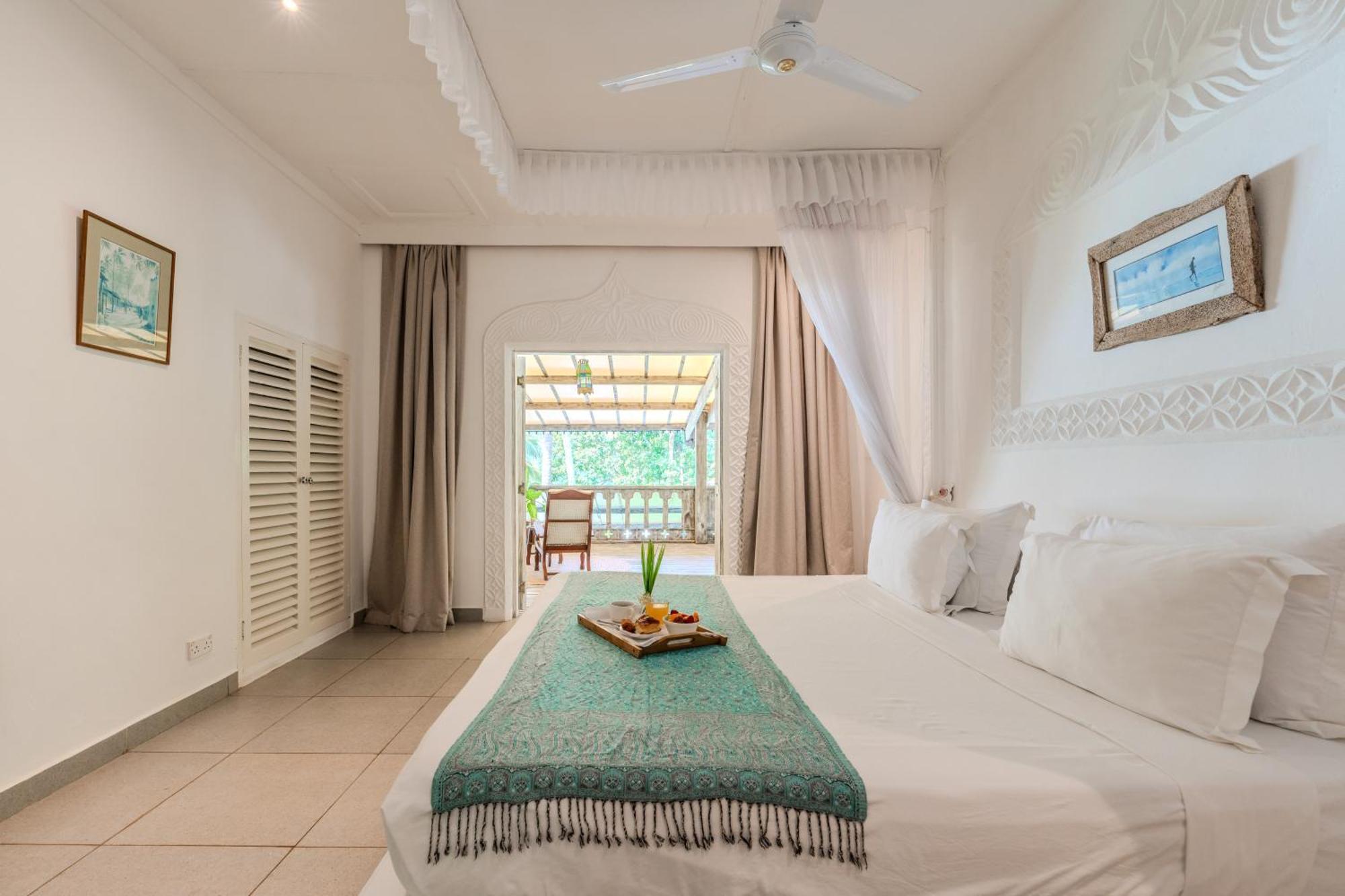 Nomad Beach Resort Diani Beach Exterior photo