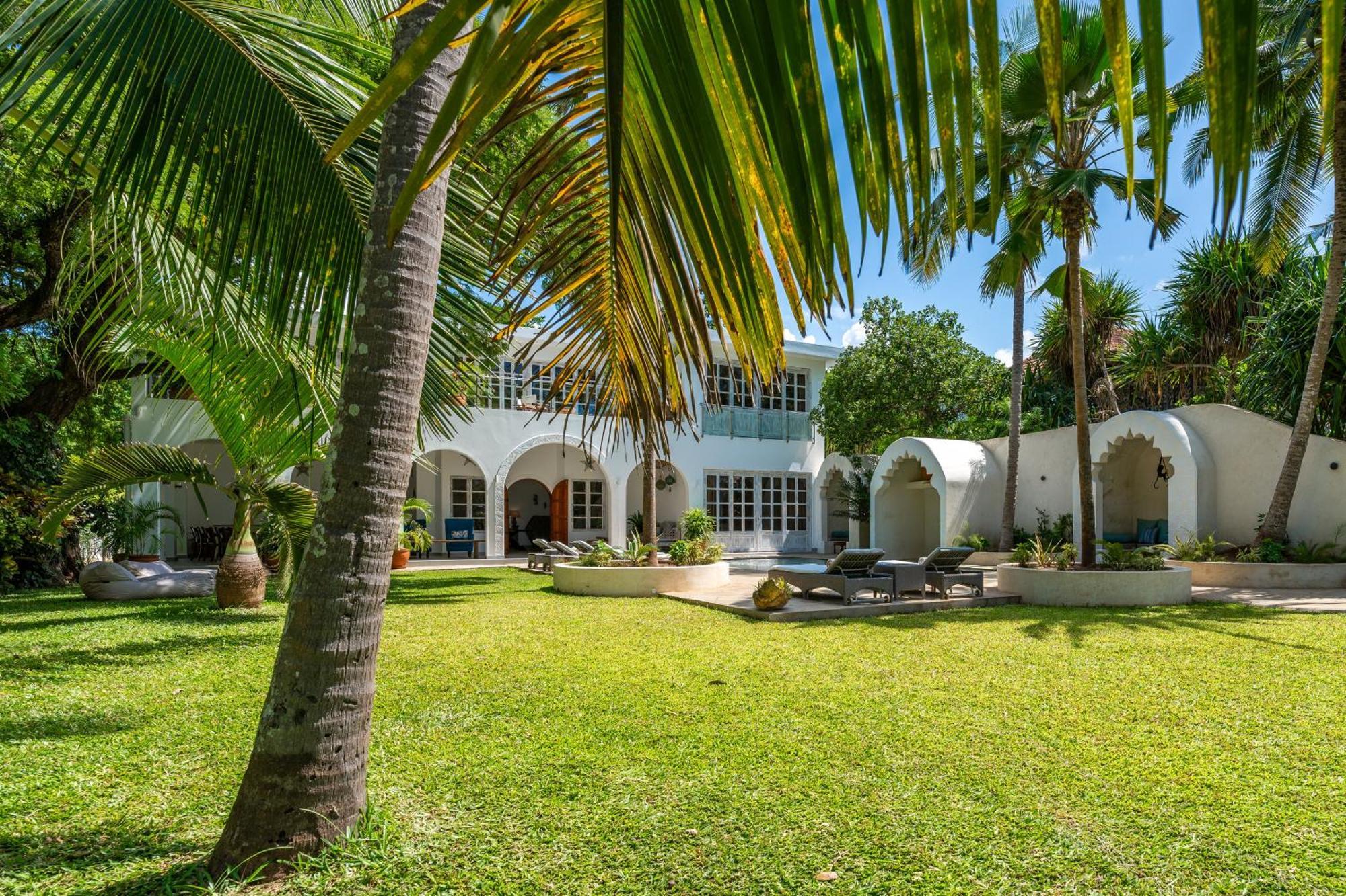 Nomad Beach Resort Diani Beach Exterior photo